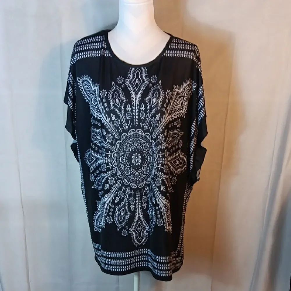 Black and White Paisley Women's Tunic Coverup